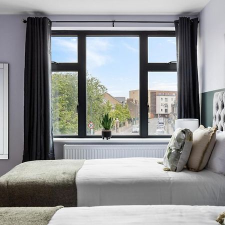 לונדון Stylish & Spacious 3 Bed Apartment With Fast Wifi, Close To Tube & Wembly מראה חיצוני תמונה