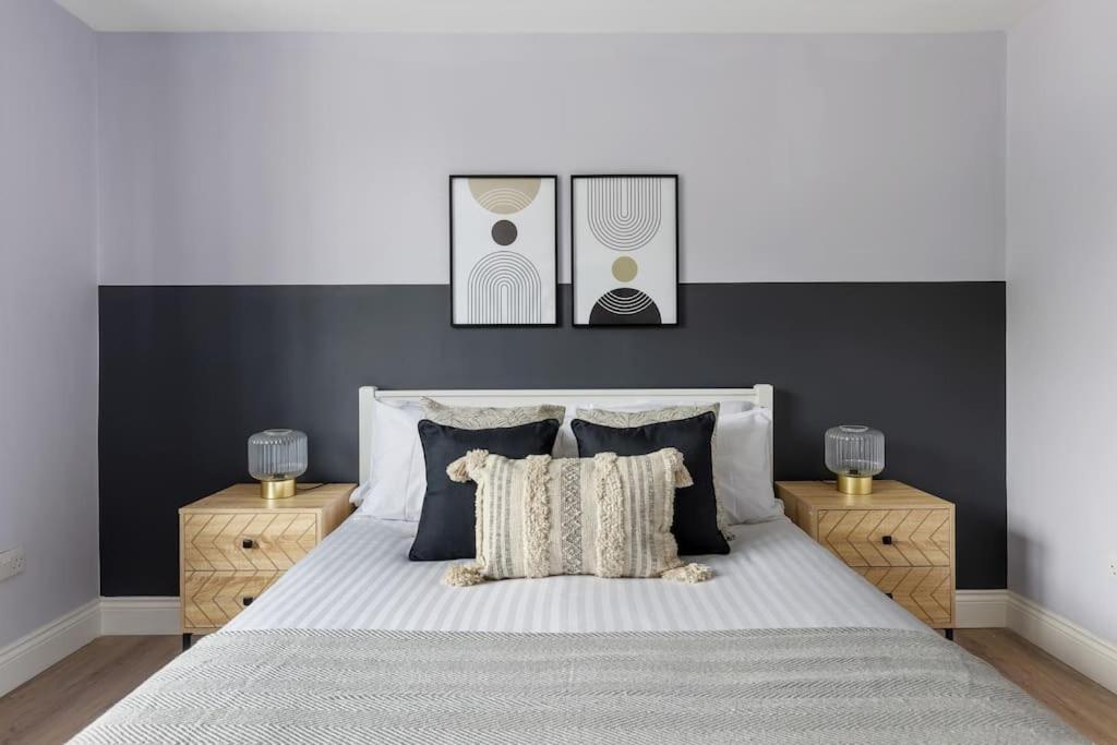 לונדון Stylish & Spacious 3 Bed Apartment With Fast Wifi, Close To Tube & Wembly מראה חיצוני תמונה
