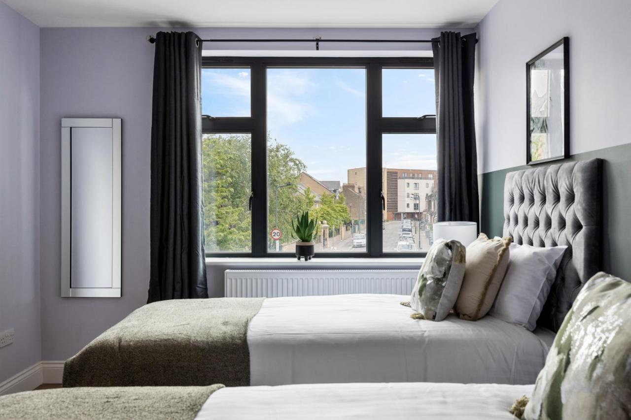 לונדון Stylish & Spacious 3 Bed Apartment With Fast Wifi, Close To Tube & Wembly מראה חיצוני תמונה