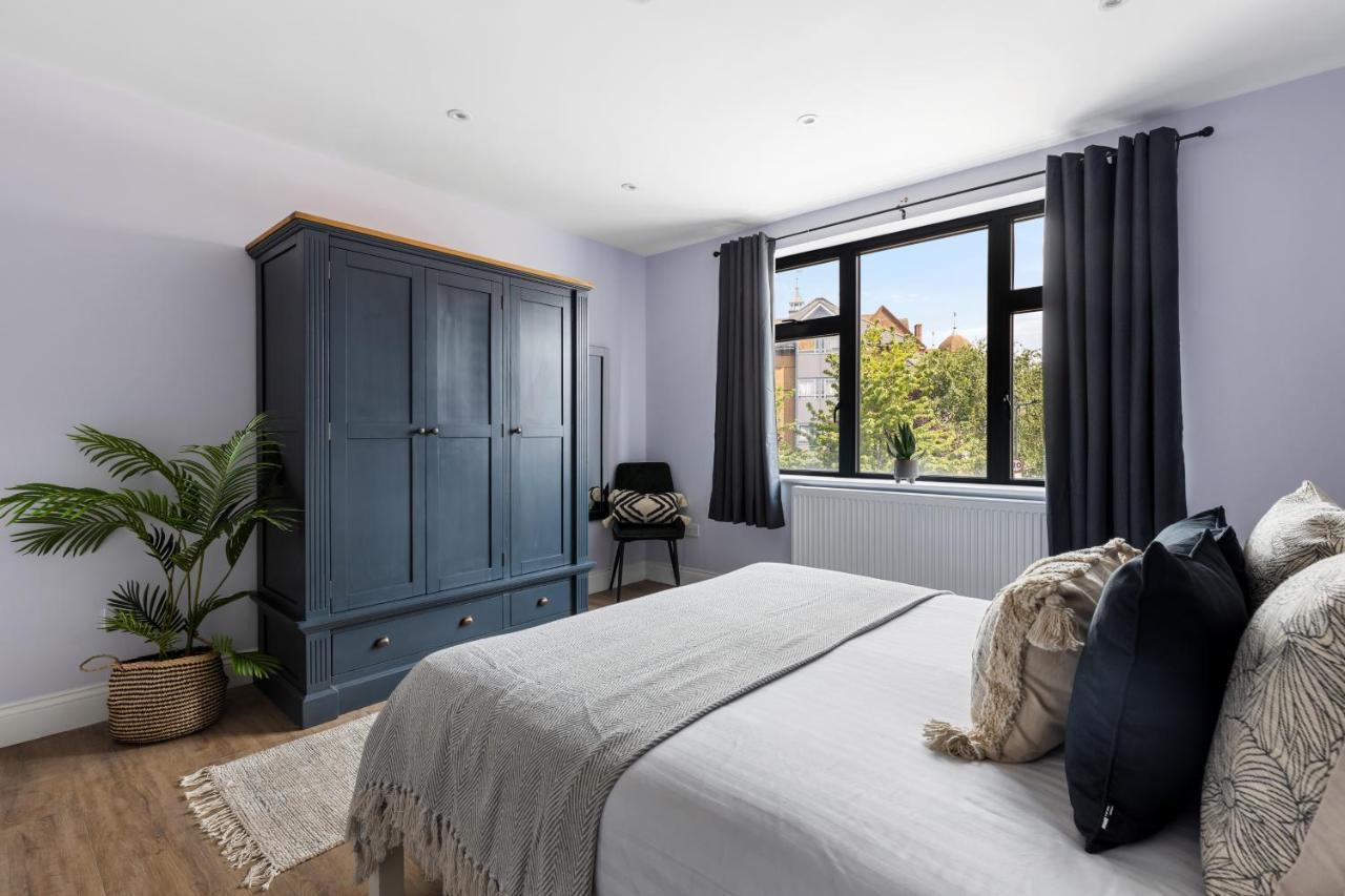 לונדון Stylish & Spacious 3 Bed Apartment With Fast Wifi, Close To Tube & Wembly מראה חיצוני תמונה