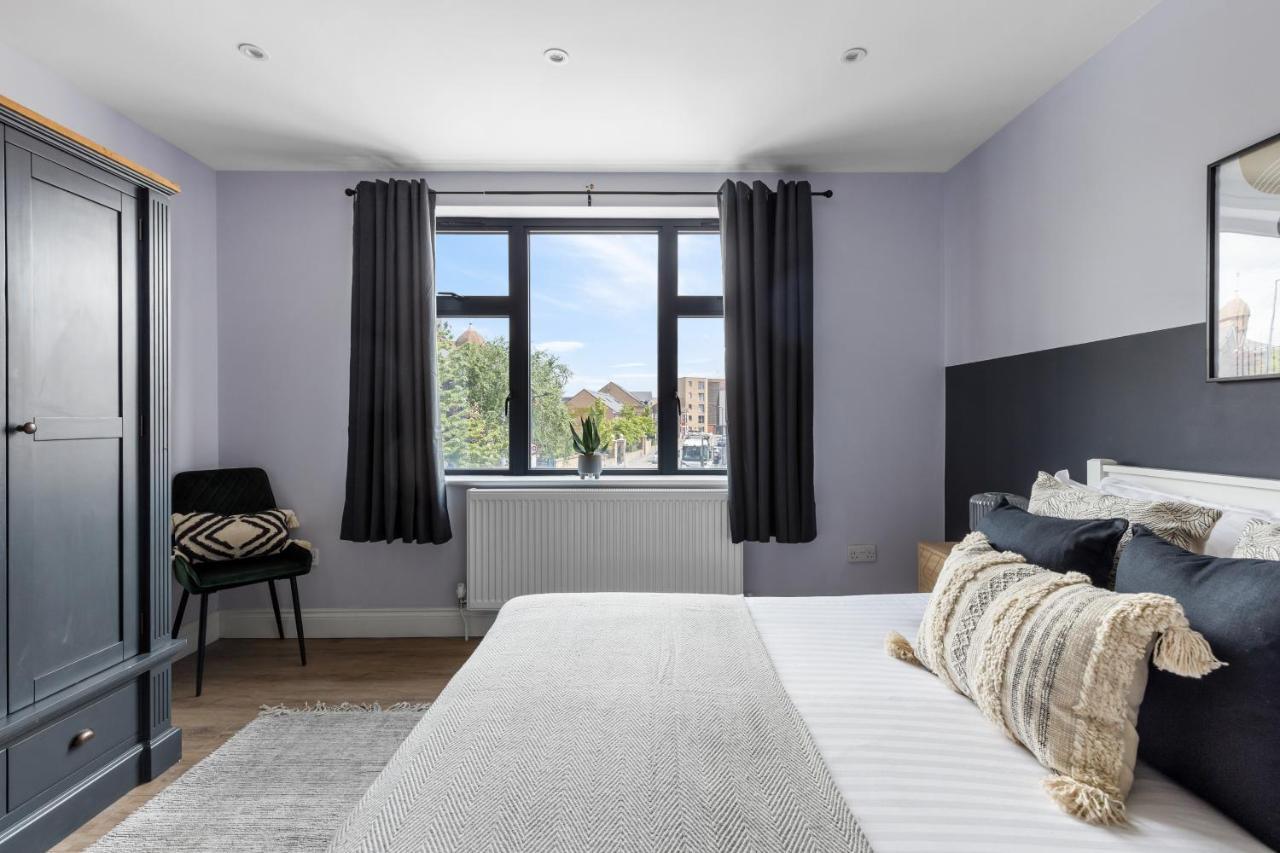 לונדון Stylish & Spacious 3 Bed Apartment With Fast Wifi, Close To Tube & Wembly מראה חיצוני תמונה